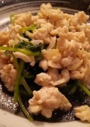 豆苗と鶏ひき肉の塩麹炒め-レシピのメイン写真