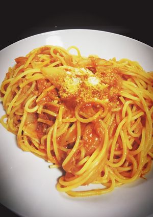 玉ねぎとツナのピリ辛トマトソースパスタ-レシピのメイン写真