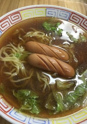 レタスとウインナー入りの醤油ラーメン-レシピのメイン写真