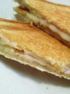 フライパンで♡チーズとろけるホットサンド-レシピのメイン写真