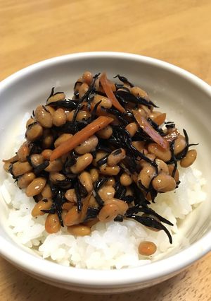 余ったひじき煮で♡朝から健康!納豆ご飯-レシピのメイン写真