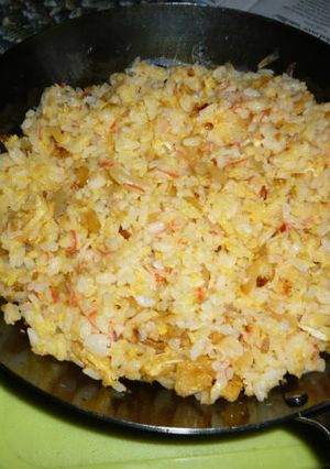 鉄パンで薄揚げ+カニかまのパラパラ炒飯-レシピのメイン写真