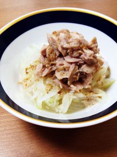 まるごと玉ねぎの2秒茹でゴマドレサラダ♡-レシピのメイン写真