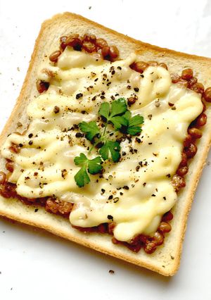 ナツメグ納豆で☆マヨチーズトースト-レシピのメイン写真