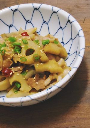 簡単！豚バラとれんこんの甘辛炒め-レシピのメイン写真