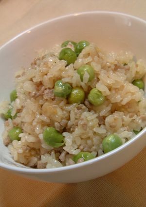グリーンピースと豚そぼろの炊き込みご飯♪-レシピのメイン写真