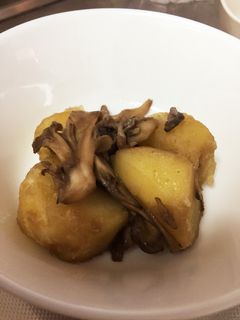 じゃが芋と舞茸のバター醤油炒め-レシピのメイン写真