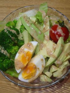 まるごとトマトとアボカドのサラダ-レシピのメイン写真