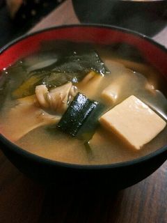 きのこ ワカメ 味噌汁-レシピのメイン写真