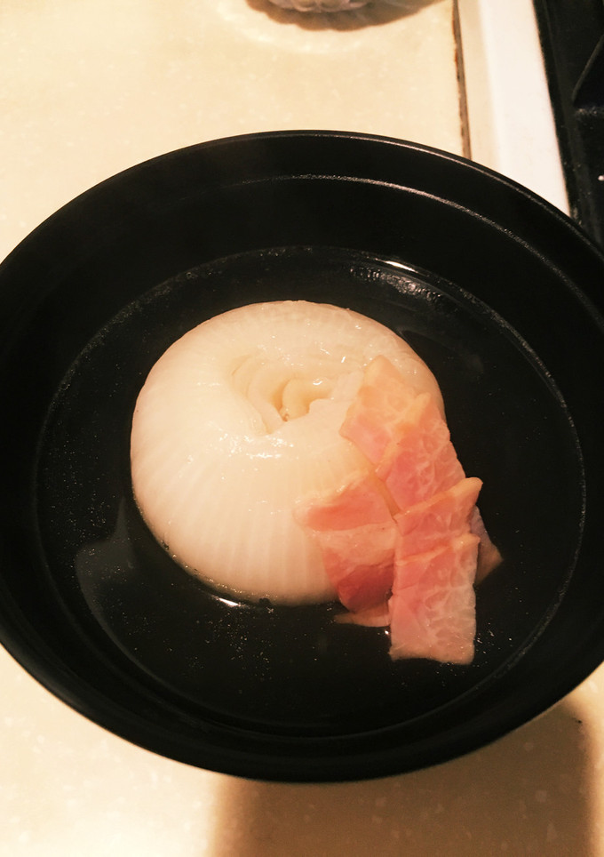材料3つ！新玉ねぎ丸ごとスープ-レシピのメイン写真