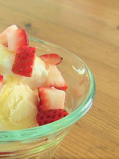 30秒レシピ★苺チーズケーキ風ミニパフェ-レシピのメイン写真