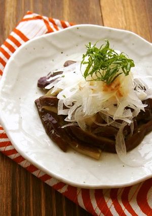 まるごと玉ねぎと茄子のゴマドレ炒め-レシピのメイン写真
