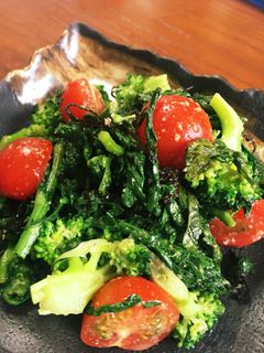 ブロッコリーと春菊のゴマ塩昆布和え-レシピのメイン写真