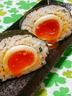 半熟味たま爆弾おにぎり~たぬきしらす編~-レシピのメイン写真
