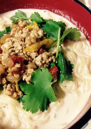 【タイ風】豆腐そぼろの牛乳味噌ラーメン-レシピのメイン写真