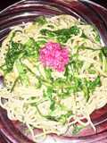 つゆがからんで美味しい 冷やしシソ蕎麦