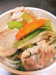 ご飯が進む!小松菜と豚肉の塩こうじ炒め-レシピのメイン写真