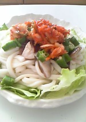ピリ辛★キムチのサラダうどん♫-レシピのメイン写真