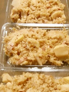 ベーコンと油揚げでつやつやタケノコご飯-レシピのメイン写真