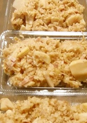 ベーコンと油揚げでつやつやタケノコご飯-レシピのメイン写真
