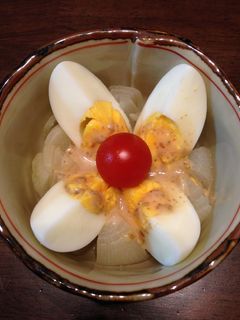 まるごと新玉ねぎとゆで卵の温サラダ-レシピのメイン写真