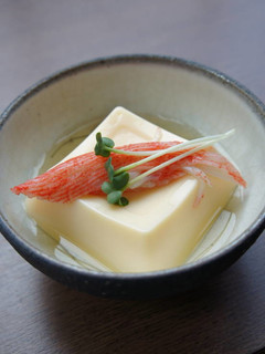 卵豆腐にカニカマ・貝割れをのせて-レシピのメイン写真
