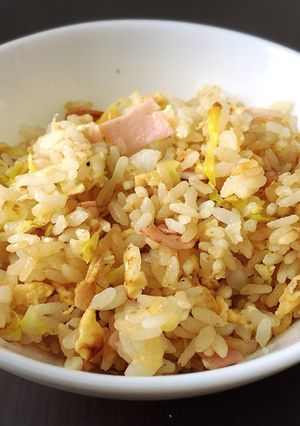 残ったキャベツで簡単チャーハン-レシピのメイン写真