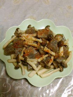 しめじと蒟蒻の味噌バター深煎りごま炒め-レシピのメイン写真