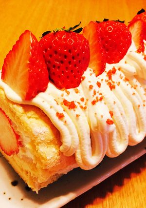 イチゴのロールケーキ-レシピのメイン写真