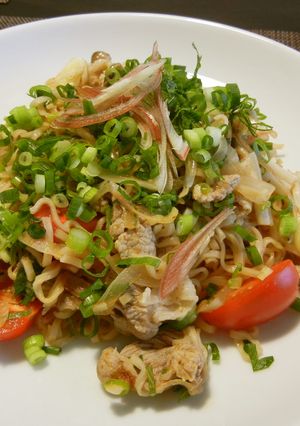 薬味たっぷり！タイの屋台料理！ヤムママー-レシピのメイン写真