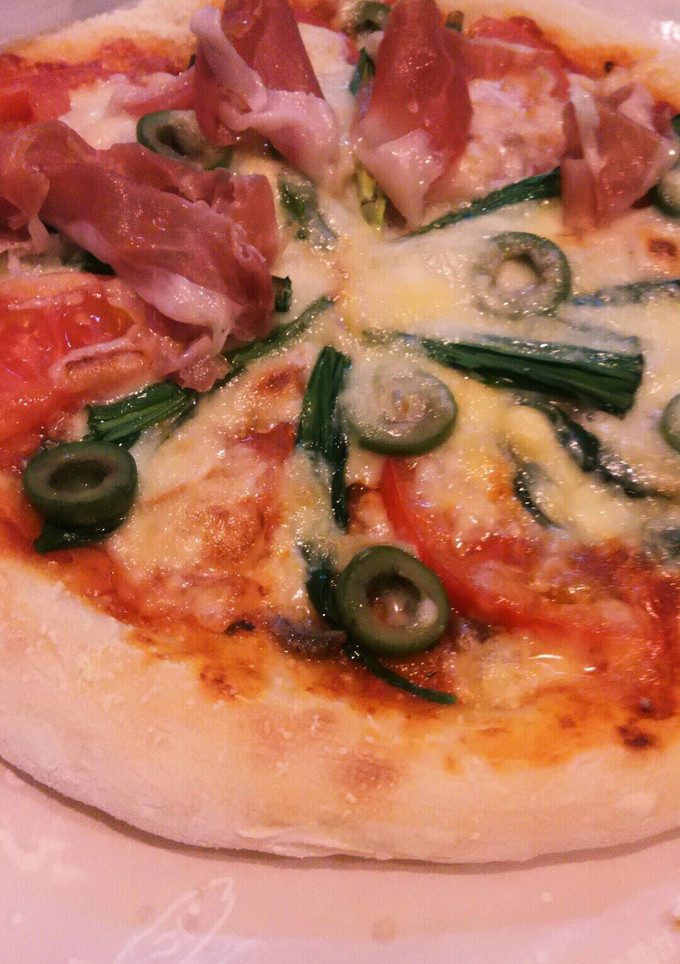 行者にんにくのトマトソースもっちピザ-レシピのメイン写真