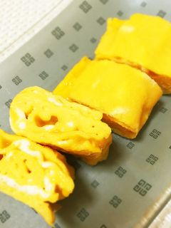 お弁当に♡フライパンで作れる甘い卵焼き-レシピのメイン写真
