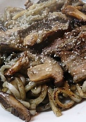 キノコたっぷり！いかすみうどん-レシピのメイン写真