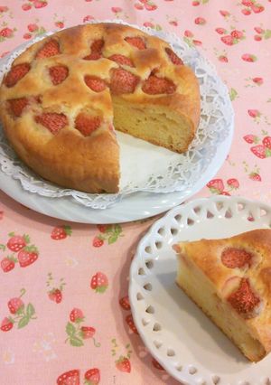 もちもち♪ノンオイル☆苺ヨーグルトケーキ-レシピのメイン写真