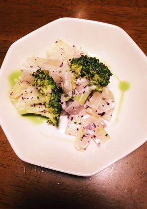 ブロッコリーと玉ねぎのゆかり和え-レシピのメイン写真