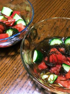 もずく酢とトマトきゅうりの簡単酢のもの-レシピのメイン写真
