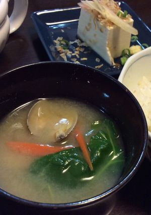 春キャベツとあさりと人参のお味噌汁-レシピのメイン写真