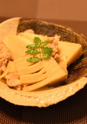 簡単! 筍（タケノコ）と鮭の中骨の旨煮-レシピのメイン写真