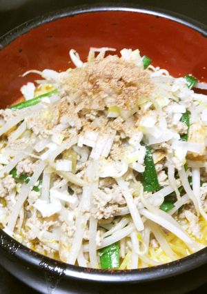坦々麺の味と香りの中華風ニラ&もやしソバ-レシピのメイン写真