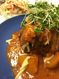 トマト缶で煮込みハンバーグ-レシピのメイン写真