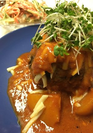 トマト缶で煮込みハンバーグ-レシピのメイン写真