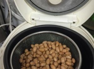 栄養タップリ炊飯器でほっとけ蒸し大豆-レシピのメイン写真