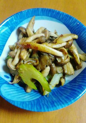 セロリときのこの炒めもの-レシピのメイン写真