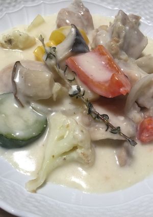 鳥もも肉のホワイトシチュー-レシピのメイン写真