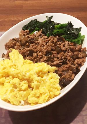 かさ増しで美味しさＵＰ☆三色丼-レシピのメイン写真
