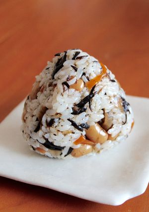 ひじき煮おにぎり-レシピのメイン写真