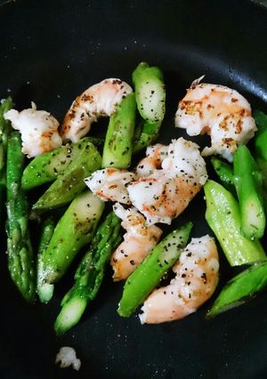 海老とアスパラの炒めもの (*´`๓♬-レシピのメイン写真