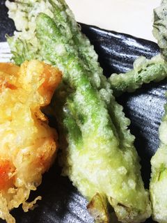 たらの芽の天ぷらと海老新玉ねぎのかき揚げ-レシピのメイン写真