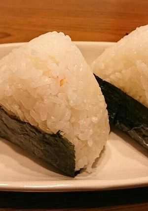 みんこんちの 焼かない鮭の簡単塩おにぎり-レシピのメイン写真