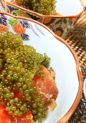 ぷちぷち食感【漬マグロの海ぶどうのせ】♪-レシピのメイン写真